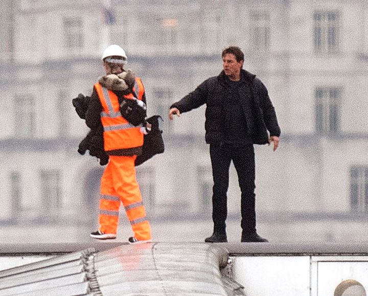 Ο Τομ Κρουζ στη Γέφυρα του Λονδίνου στα γυρίσματα του Mission Impossible 6. 