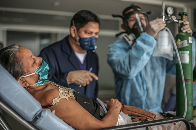 Para garantir um funcionamento efetivo, o hospital de campanha precisa contar com suporte de ventilação...