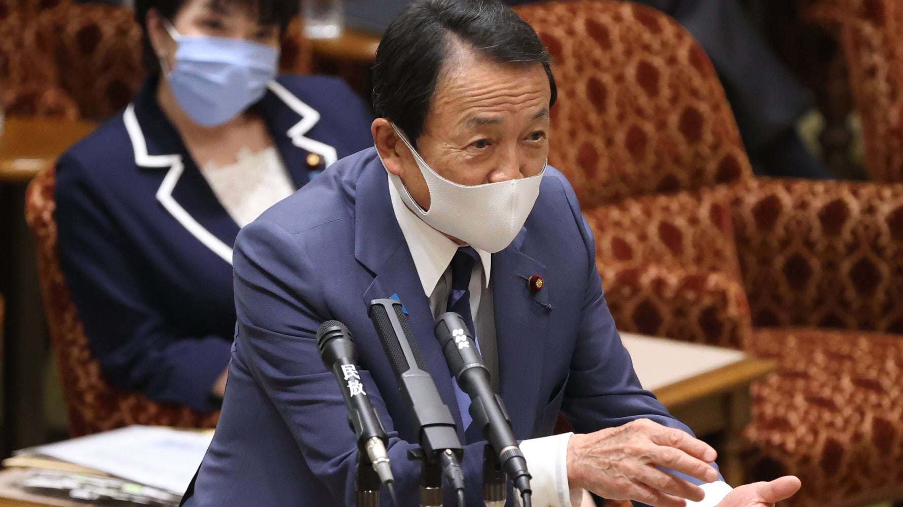 麻生氏 海外からの質問に おたくとは民度が違う 相手を絶句させる 新型コロナ死亡率で持論 ハフポスト News