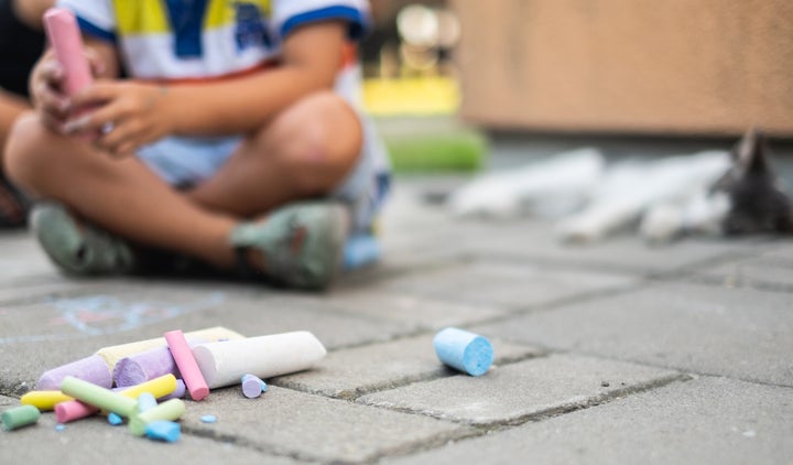 Blogger Sachi Feris suggested that children could make chalk drawings or signs in support of the Black Lives Matter movement.