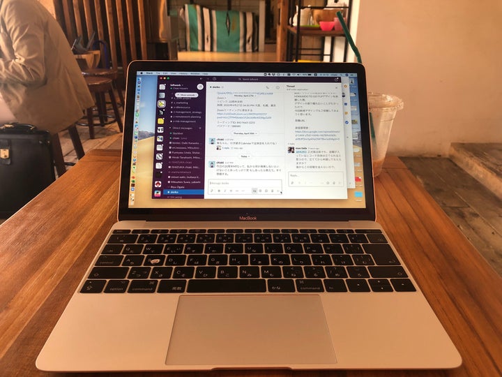 ネットがあればどこでも仕事ができる。ロフトワークではSlackを有効活用