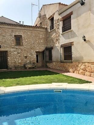 Casa de alquiler con piscina en Castilla-La Mancha