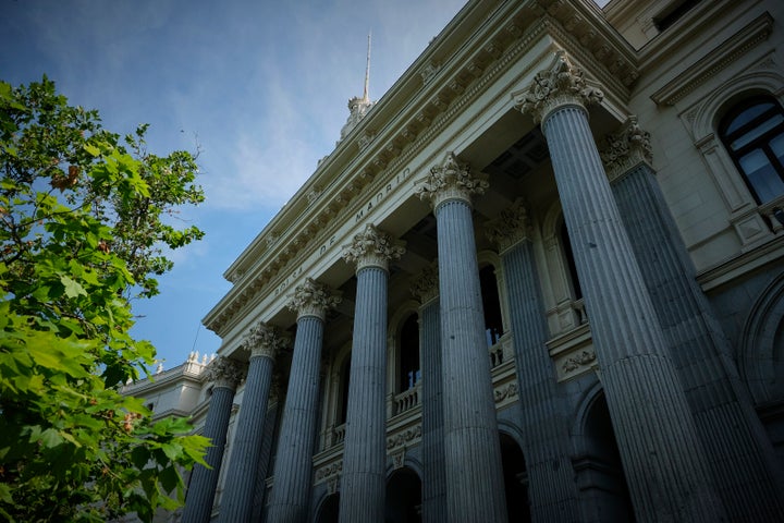 Fachada del Palacio de la Bolsa