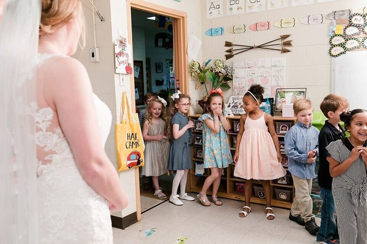 This Kindergarten Teacher Did A Wedding 'First Look' With Her ...