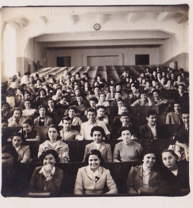 Μεγάλο αμφιθέατρο Φιλοσοφικής Σχολής ΑΠΘ, 1953, τάξη πρωτοετών