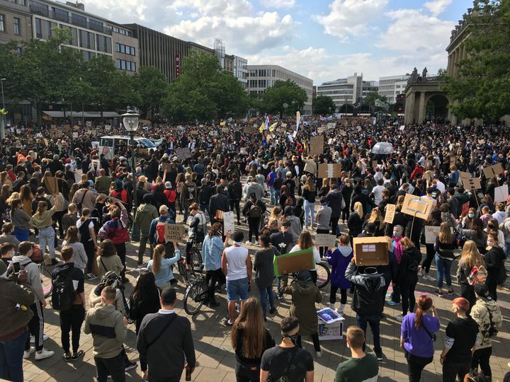 1万人が参加したハノーファーでのデモ