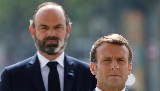 Macron demande à Philippe et Castaner de se saisir des violences
