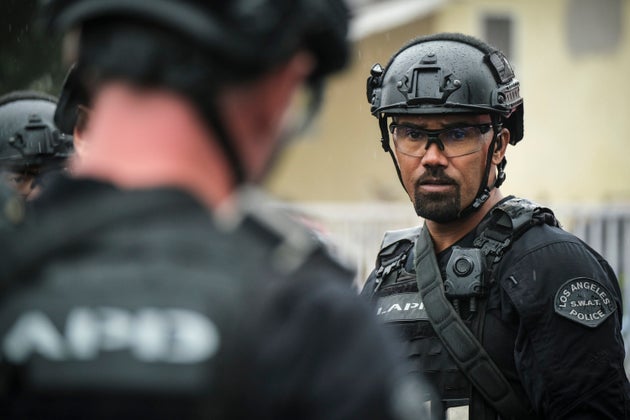 S W A T Creator ron Rahsaan Thomas Knows Cop Shows Need To Do Better Huffpost S W A T Creator ron Rahsaan Thomas Knows Cop Shows Need To Do Better Huffpost