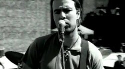 Quién era 'La Flaca', la mujer que hizo famoso a Pau Donés y Jarabe de