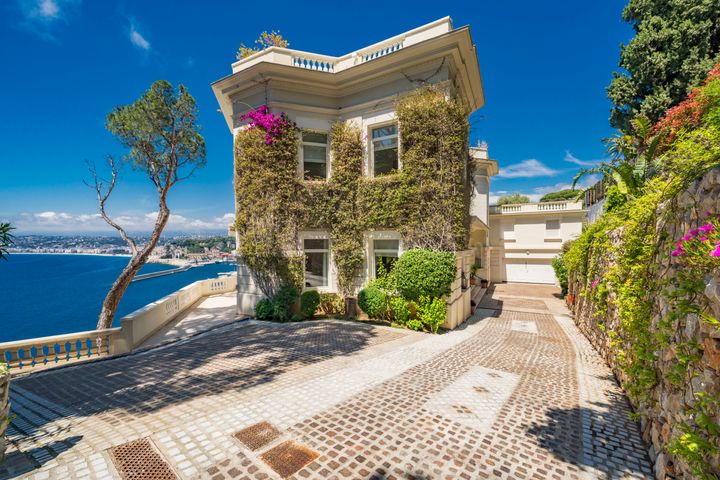 La villa de James Bond à Nice est en vente