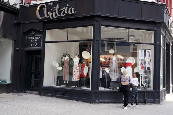 Le magasin Aritzia de Toronto où magasinait Meghan Markle, selon des médias locaux. REUTERS/Carlo Allegri