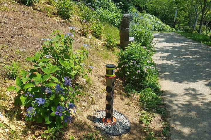 경남 통영시 정량동 이순신 공원에 설치된 반려견 소변기