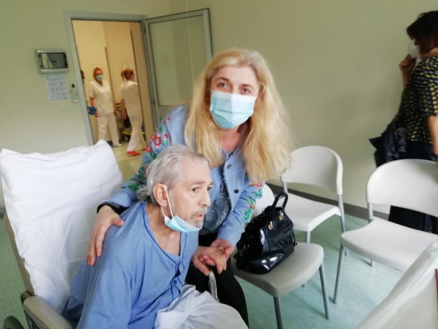 Malato Terminale Sposa In Ospedale La Compagna Dopo 28 Anni E Il Nostro Progetto D Amore L Huffpost