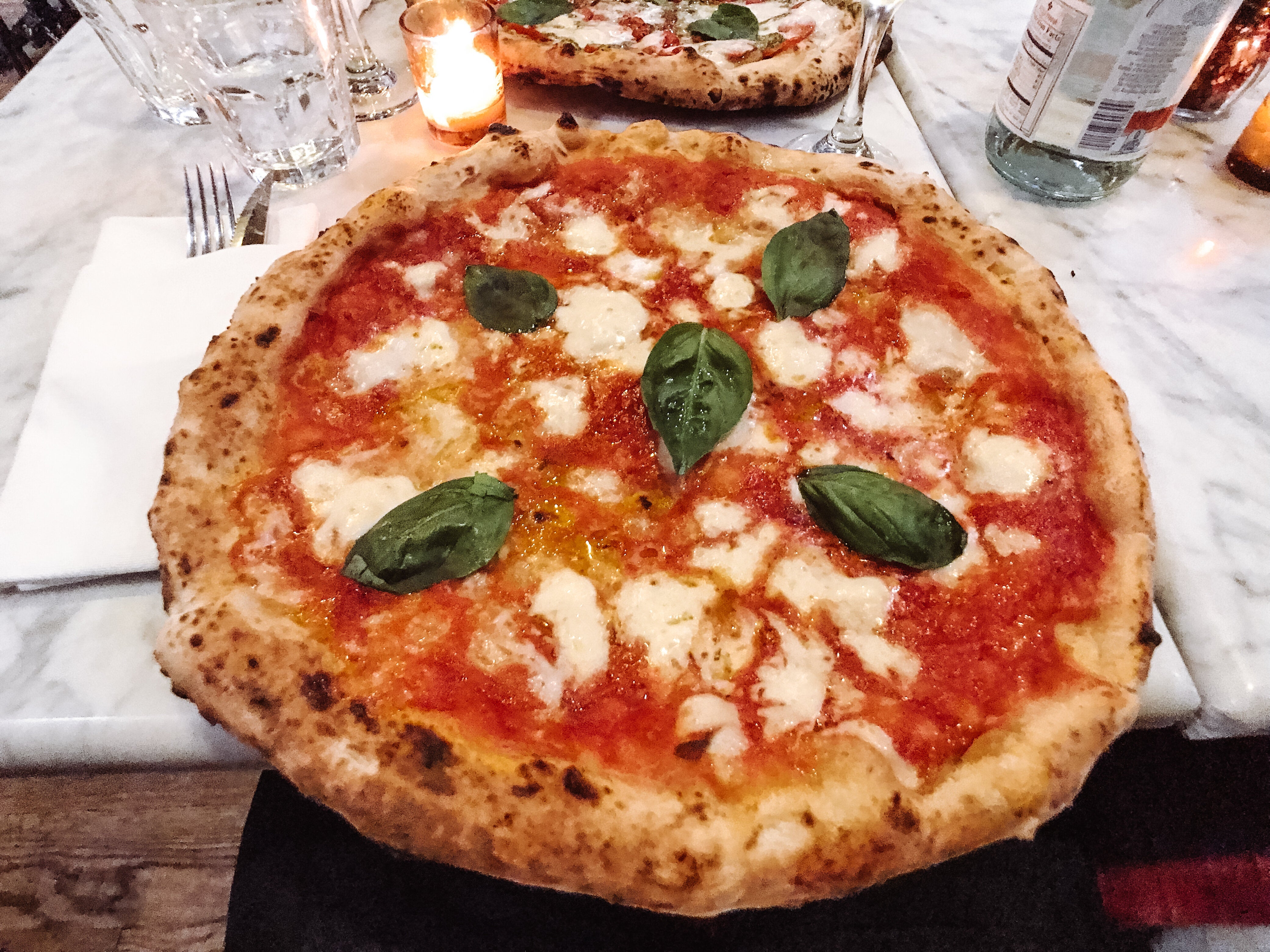 La pizza napoletana cotta nel forno elettrico non è vera pizza. A rischio  riconoscimento Unesco” | La Pettegola