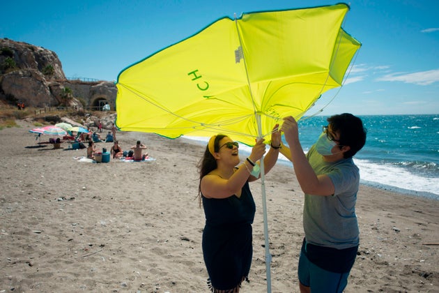 La Playa Y La Piscina En Tiempos De Coronavirus Asi Sera El