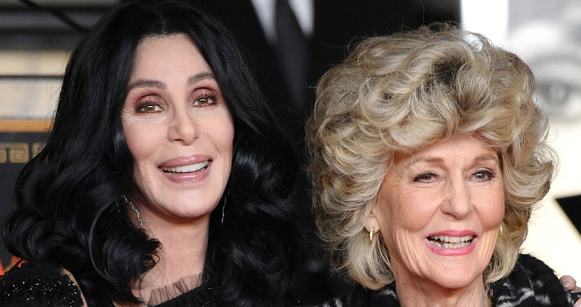 Cher Y Su Mama La verdad detrás de la foto viral de Cher con su madre, de 94 años | El