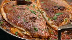 Pargo asado con patatas y
