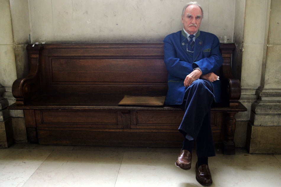 L’écrivain royaliste, Jean Raspail, auteur notamment du sulfureux “Le camp des saints”, un roman imaginant avec effroi l’arrivée d’un million de migrants sur la Côte d’Azur, est décédé à quelques jours de son 95e anniversaire.> Lire notre article complet en cliquant ici