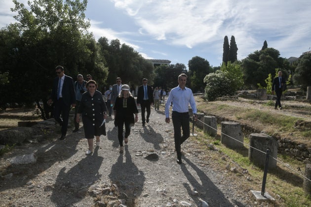 Ο Κυριάκος Μητσοτάκης στην Αρχαία Αγορά με την υπουργό Πολιτισμού, Λίνα Μενδώνη