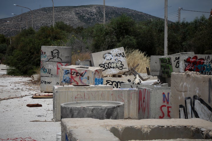 Ελληνικό - Ξεκινά η κατεδάφιση των κτιρίων του Παλαιού Αεροδρομίου