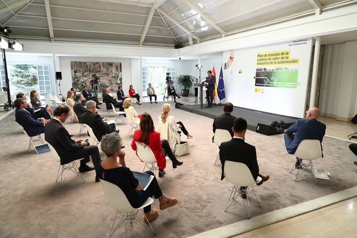 El presidente del Gobierno, Pedro Sánchez, presenta el plan de rescate al automóvil.