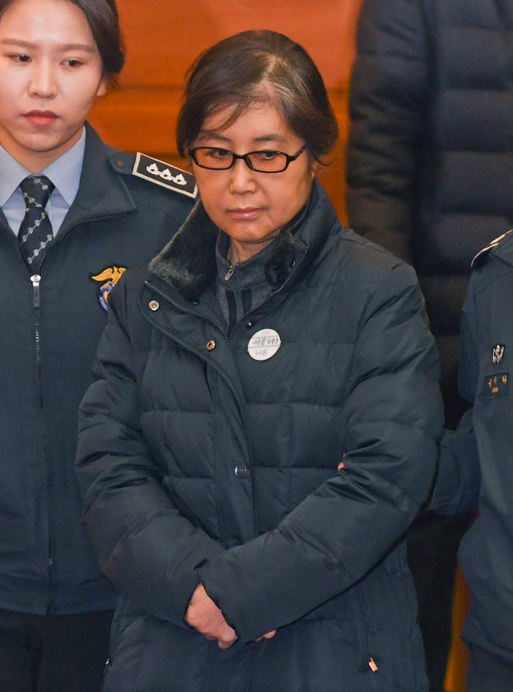 ソウルの憲法裁判所に出廷した崔順実被告（韓国・ソウル） 撮影日：2017年01月16日