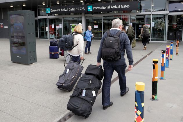 New Zealand No Longer Coronavirus-Free After Two Passengers Fly In From London