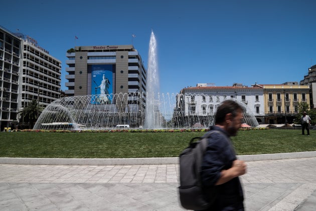 Στιγμιότυπα ζέστης στο κέντρο της Αθήνας