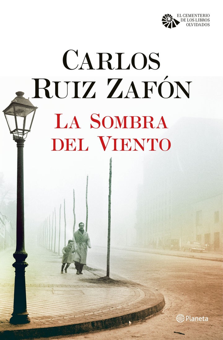 La sombra del viento, de Carlos Ruiz Zafón (Editorial Planeta)