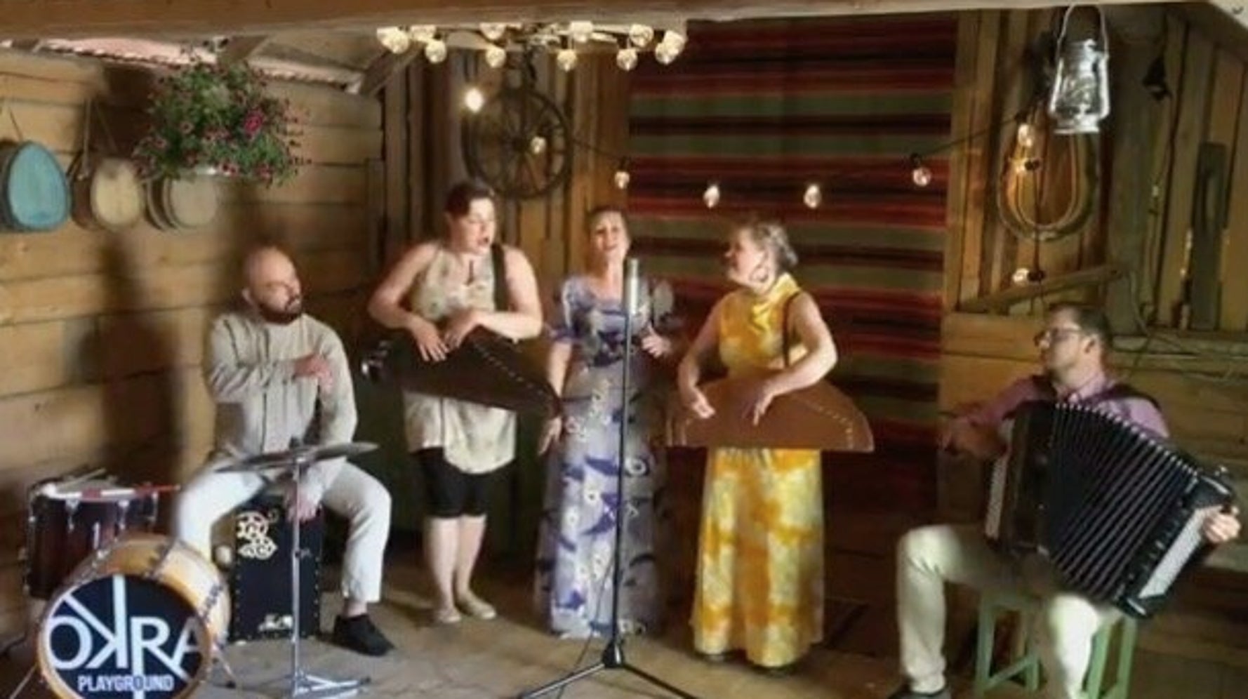 お家で森の音楽ピクニックはいかが 北欧音楽の夏至祭 Youtubeで配信 ハフポスト Life お家で森の音楽ピクニックはいかが 北欧音楽の夏至祭 Youtubeで配信 ハフポスト Life