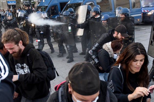 La Fete De La Musique Se Termine Par Des Heurts A Paris Et Nantes Le Huffpost