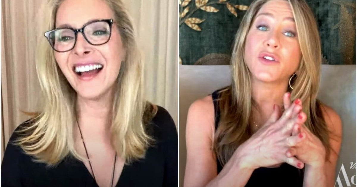 Jennifer Aniston And Lisa Kudrow Dish Hilarious Memories From Filming Friends Huffpost India