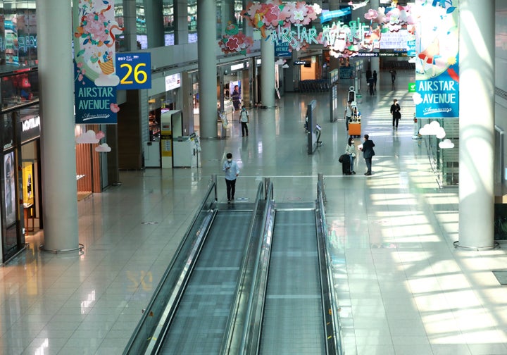 3일 오후 인천국제공항 1터미널 면세구역의 모습.