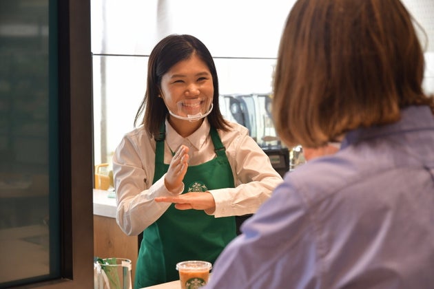 共通言語は手話 スターバックス 国内初の サイニングストア をオープンへ どんなお店なの ハフポスト 共通言語は手話 スターバックス 国内初の サイニングストア をオープンへ どんなお店なの ハフポスト