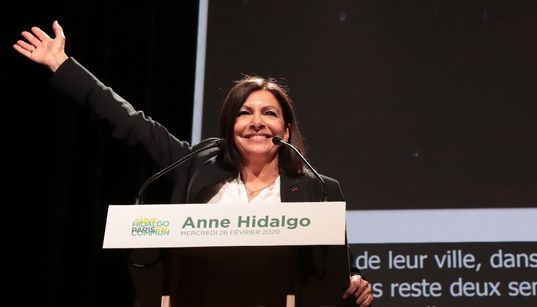 A Paris, Hidalgo prend le large devant Dati et