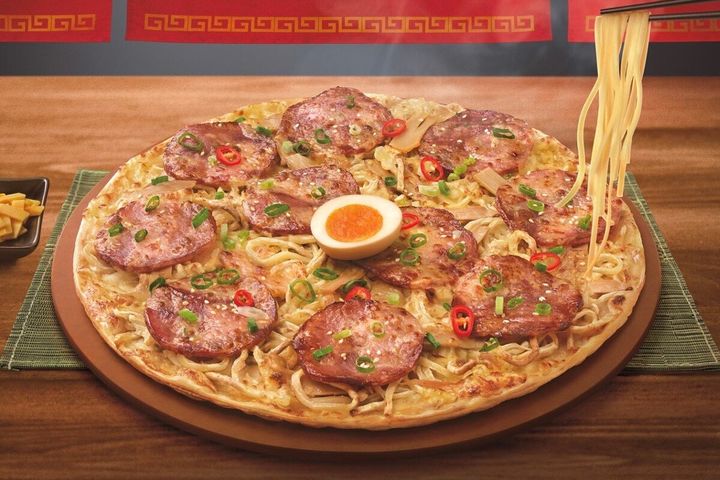 대만 피자헛의 신메뉴 '라멘 피자'