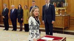 ¿Tiene Nadia Calviño que dejar de ser ministra para presidir el