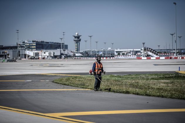 El aeropuerto de Orly, después de tres meses de coronavirus, sale de su sueño