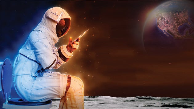 La Nasa Lance Un Concours Pour Imaginer Les Toilettes Sur La Lune Le Huffpost