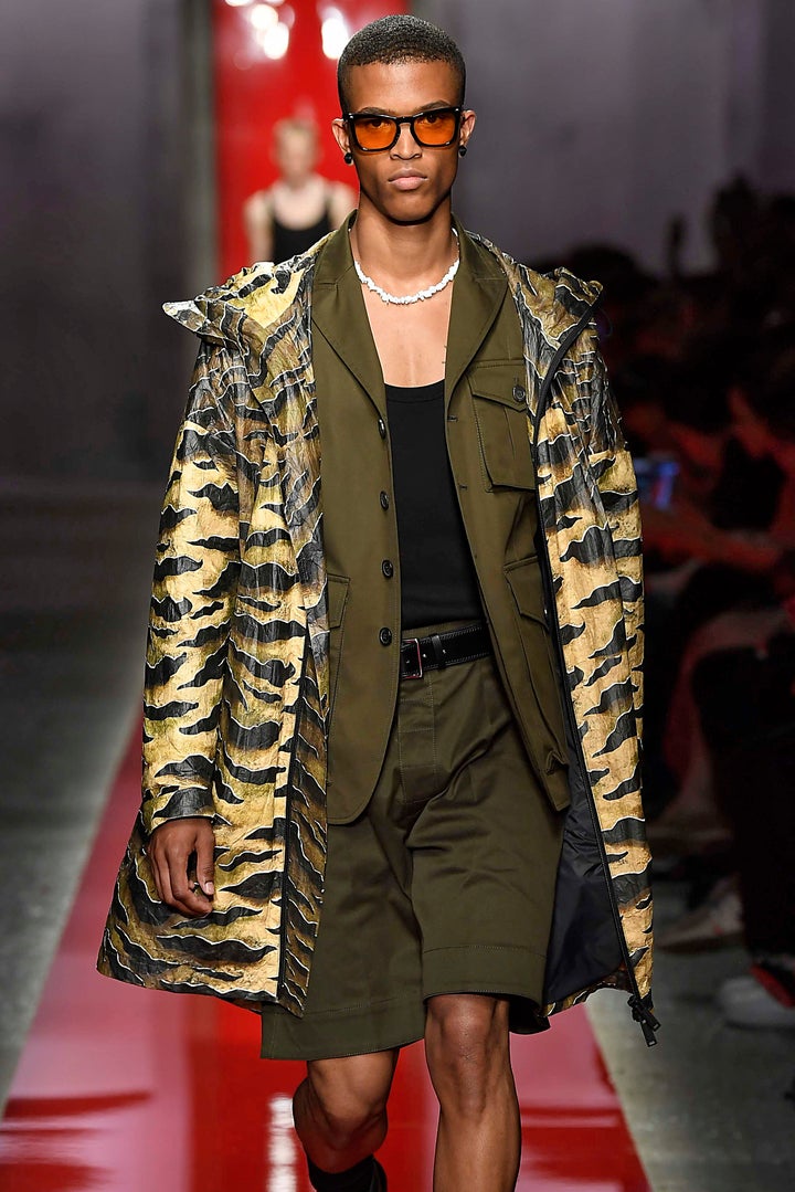 디스퀘어드2(Dsquared2)의 2020 S/S 룩
