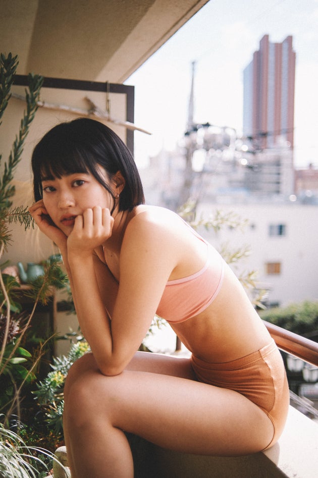 他人の身体を通じて私も救われてきた 写真家 花盛友里さんに聞く 自分の身体を好きになる方法 ハフポスト 他人の身体を通じて私も救われてきた 写真家 花盛友里さんに聞く 自分の身体を好きになる方法 ハフポスト