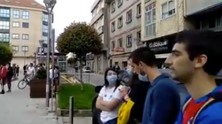 Mira a la chica de blanco: su reacción a las últimas palabras de Ortega Smith (Vox) triunfa en