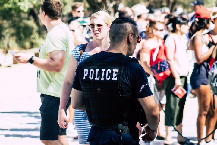 Φωτογραφία αρχείου. Σε μια δημοκρατική κοινωνία η Αστυνομία εκτελεί τα καθήκοντά της αυστηρά στο πλαίσιο του συνταγματικού νόμου και τηρεί απόλυτα την αστυνομική ηθική και δεοντολογία.