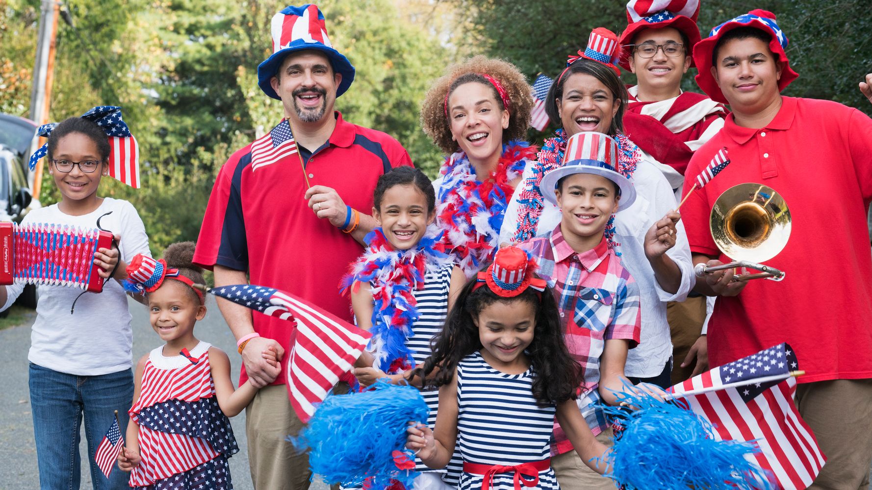 Family wears Old Navy T-shirts every July 4th for 20 years