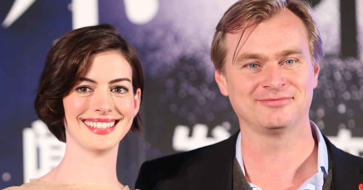 Christopher Nolan Clarifies Anne Hathaway's Claim He Bans Chairs From(00)