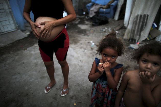 Em meio à pandemia do novo coronavírus, Ministério da Saúde precariza serviços de saúde reprodutiva no País e ignora recomendações da OMS.