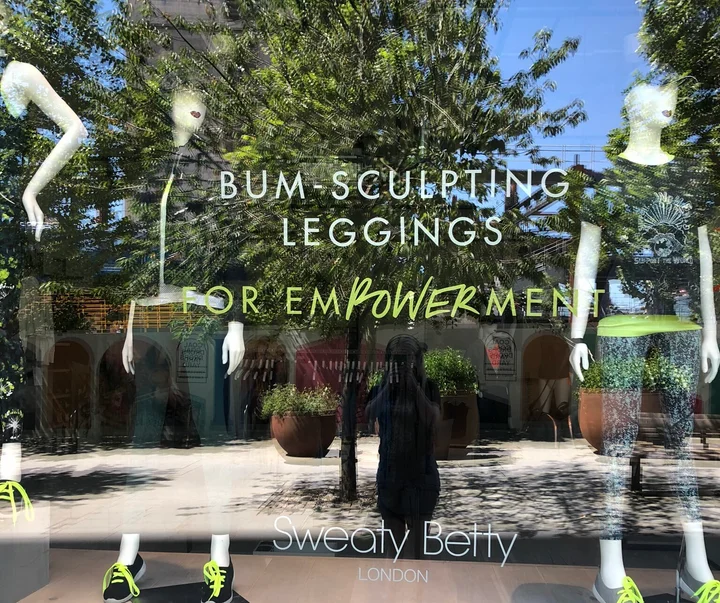 Bum sculpting 2025 leggings uk