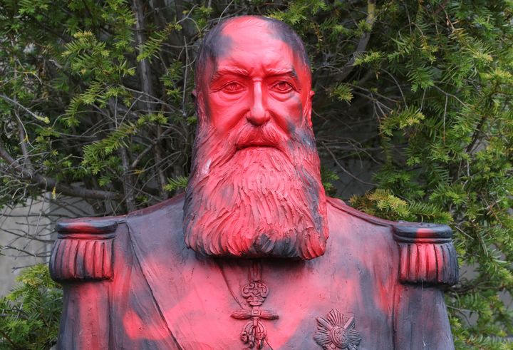 Ένα από τα αγάλματα του εκλιπόντος βασιλιά Λεοπόλδου, που έχουν γίνει στόχος των Βέλγων ακτιβιστών κατά της αποικιοκρατίας. Reuters