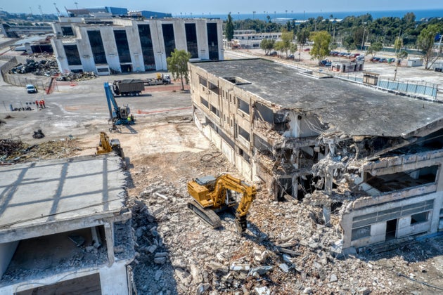 Από την έναρξη των εργασιών κατεδάφισης των παλαιών εγκαταστάσεων στο Ελληνικό. 1 Ιουλίου