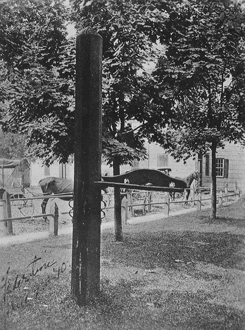 An image of the whipping post from Delaware's Public Archives.